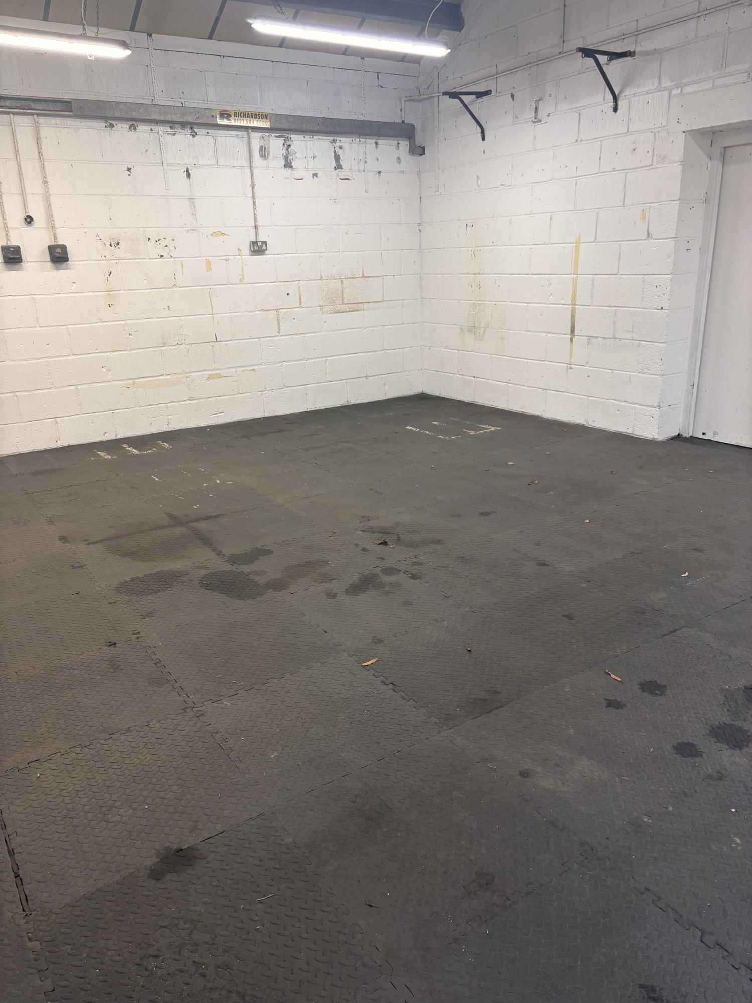 Unit 3 The Workshops slider image 4