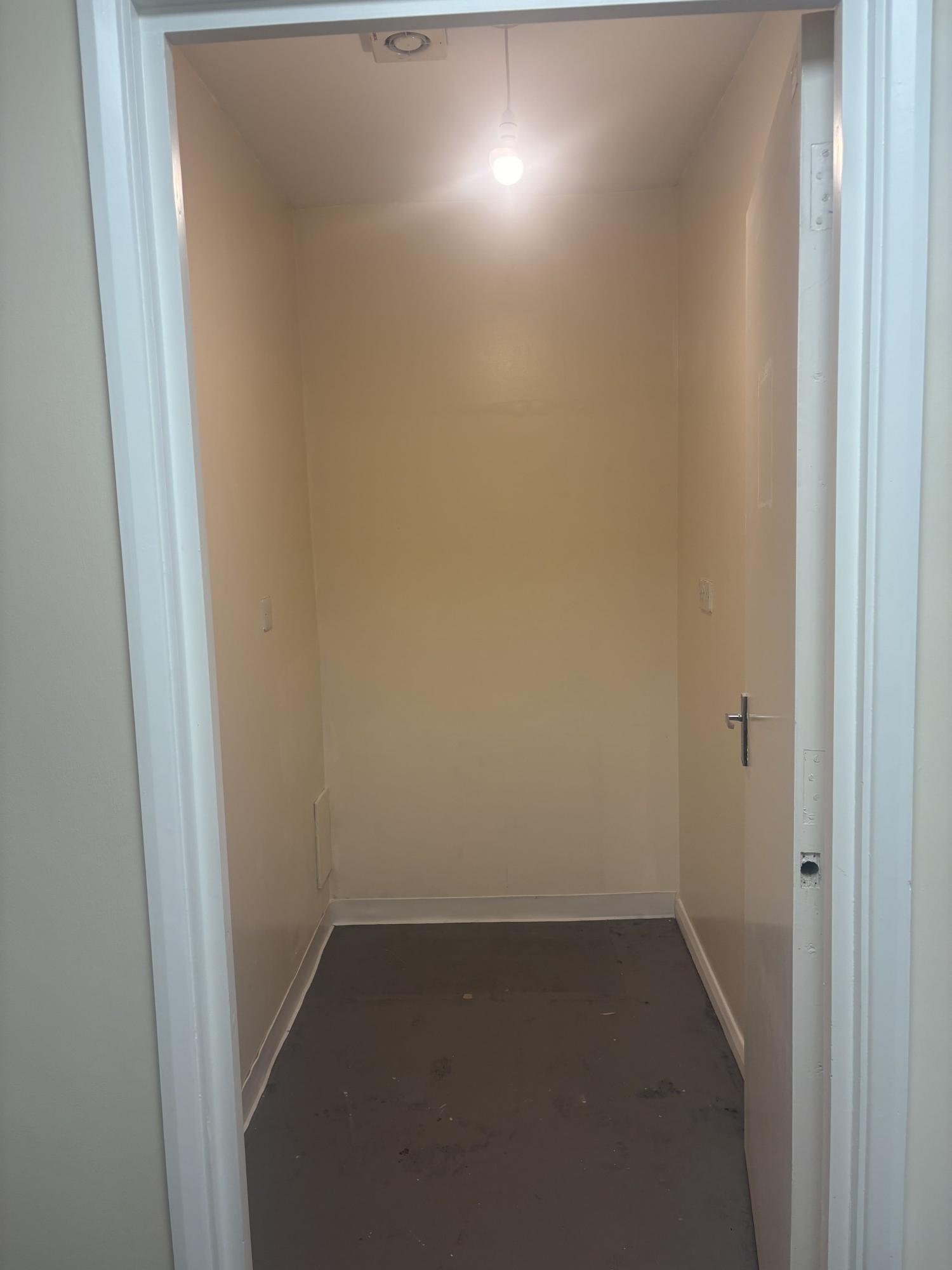 Unit 5 Fifth Avenue slider image 19
