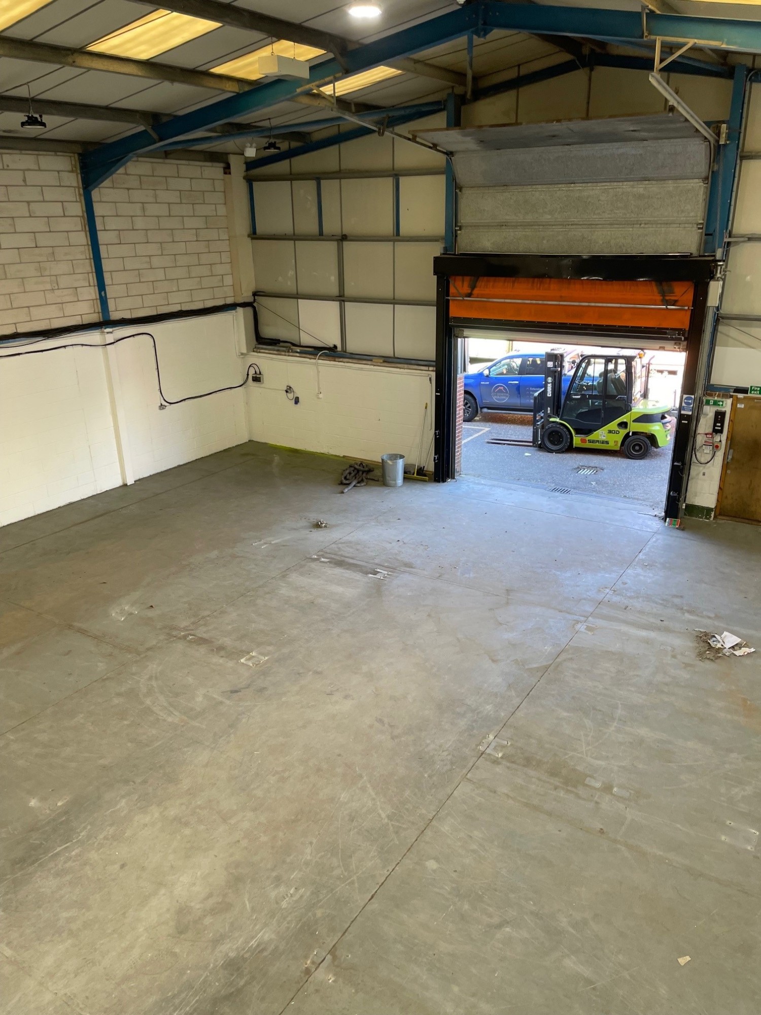 Unit 5 Fifth Avenue slider image 12